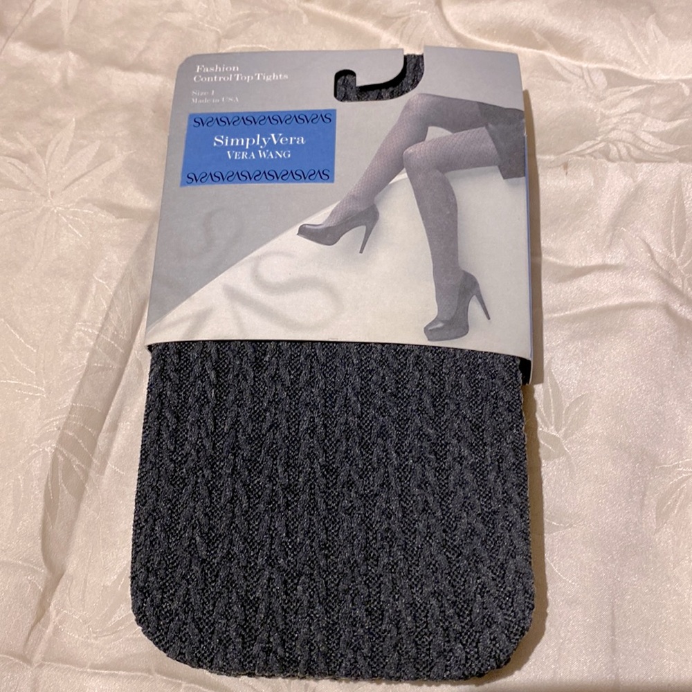 NEW Vera Wang ribbed tights